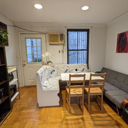 Spacious Room For 4 People In Williamsburg ! Нью-Йорк Екстер'єр фото