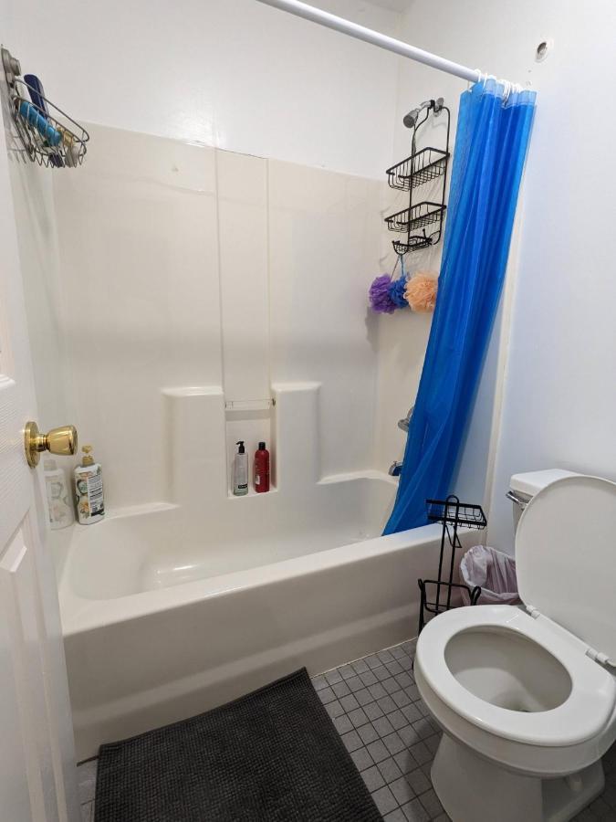 Spacious Room For 4 People In Williamsburg ! Нью-Йорк Екстер'єр фото